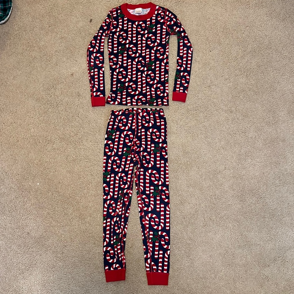 Hanna Andersson size 6/7 Holiday pajama set